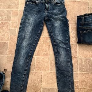 Levi’s girls size 10reg skinny jeans
